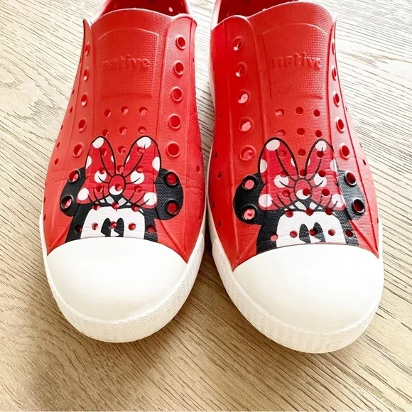 Native x Disney Minnie Mouse Red Jefferson Sneakers - Picture 2 of 8